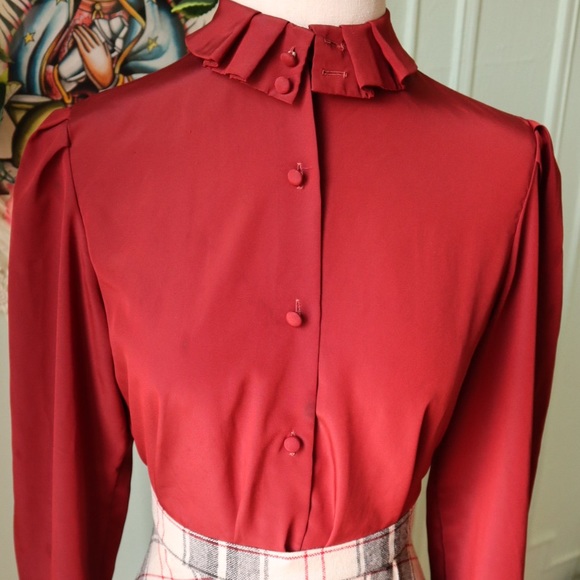 Vintage pleated collar burgundy blouse - Picture 3 of 5